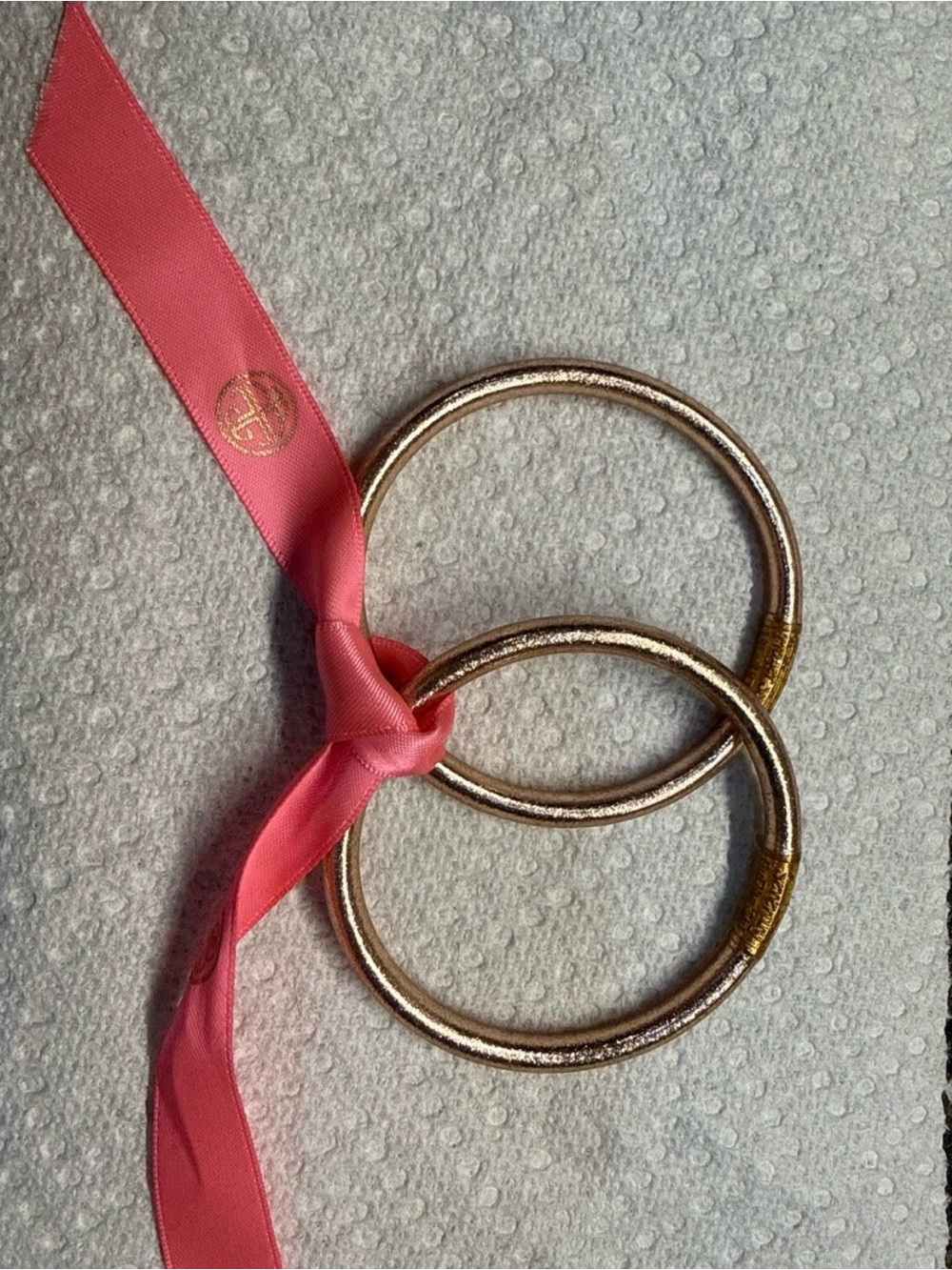 6 bracelets - Picture 2 of 3
